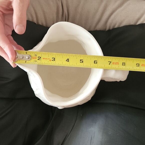 White grapes and leaves pottery pitcher made in Portugal - Picture 8 of 8